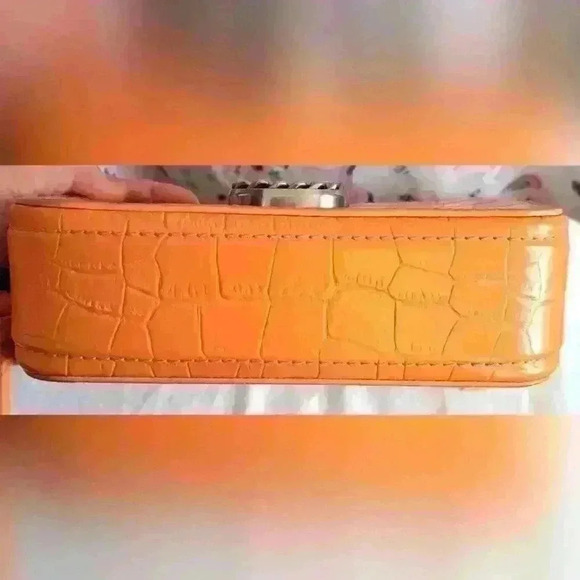 EUC Marc Jacobs The Snapshot Salmon Croc Casual Boho Crossbody Purse Bag - Picture 5 of 11